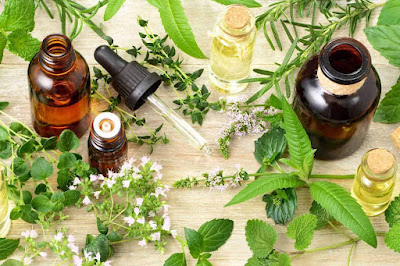 The Benefits of Using Skincare Products with Natural Ingredients