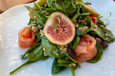 How Holistic Nutrition Plans Focused on Whole Foods Benefit Diabetics
