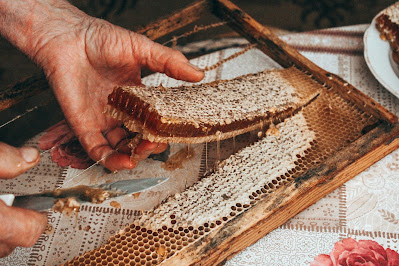 The Healing Properties of Raw Honey in Supporting Diabetic Health