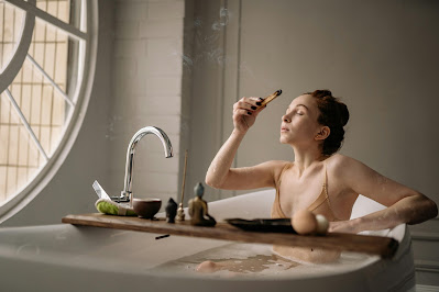 The Healing Power of Warm Baths and Foot Soaks for Diabetics